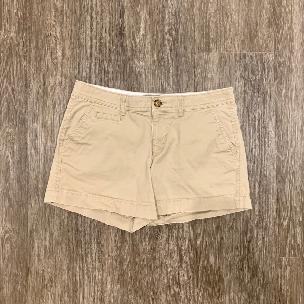 Old Navy Khaki 5 Inch Inseam Shorts